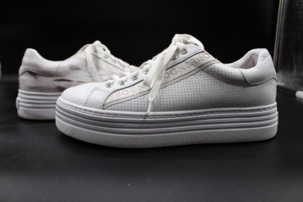 premium-sneakers-reinigen-lassen